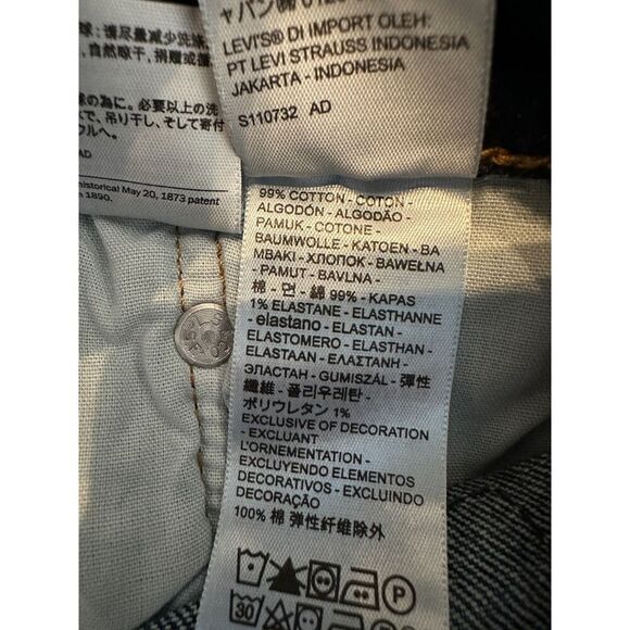 Levis Medium Wash Denim Shorts Size 29 - Picture 5 of 9